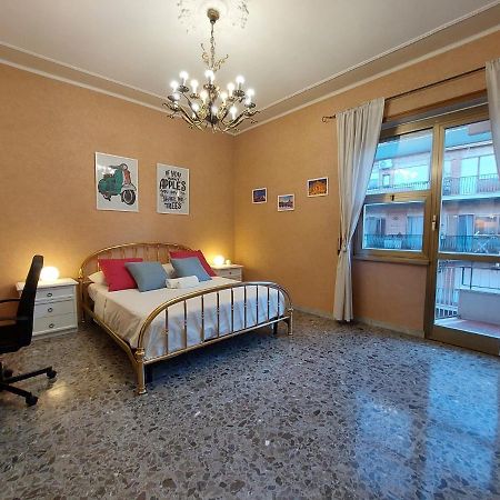 Hotel 12Min Da Roma Centro Stanza Grande E Luminosa Ciampino Exterior foto